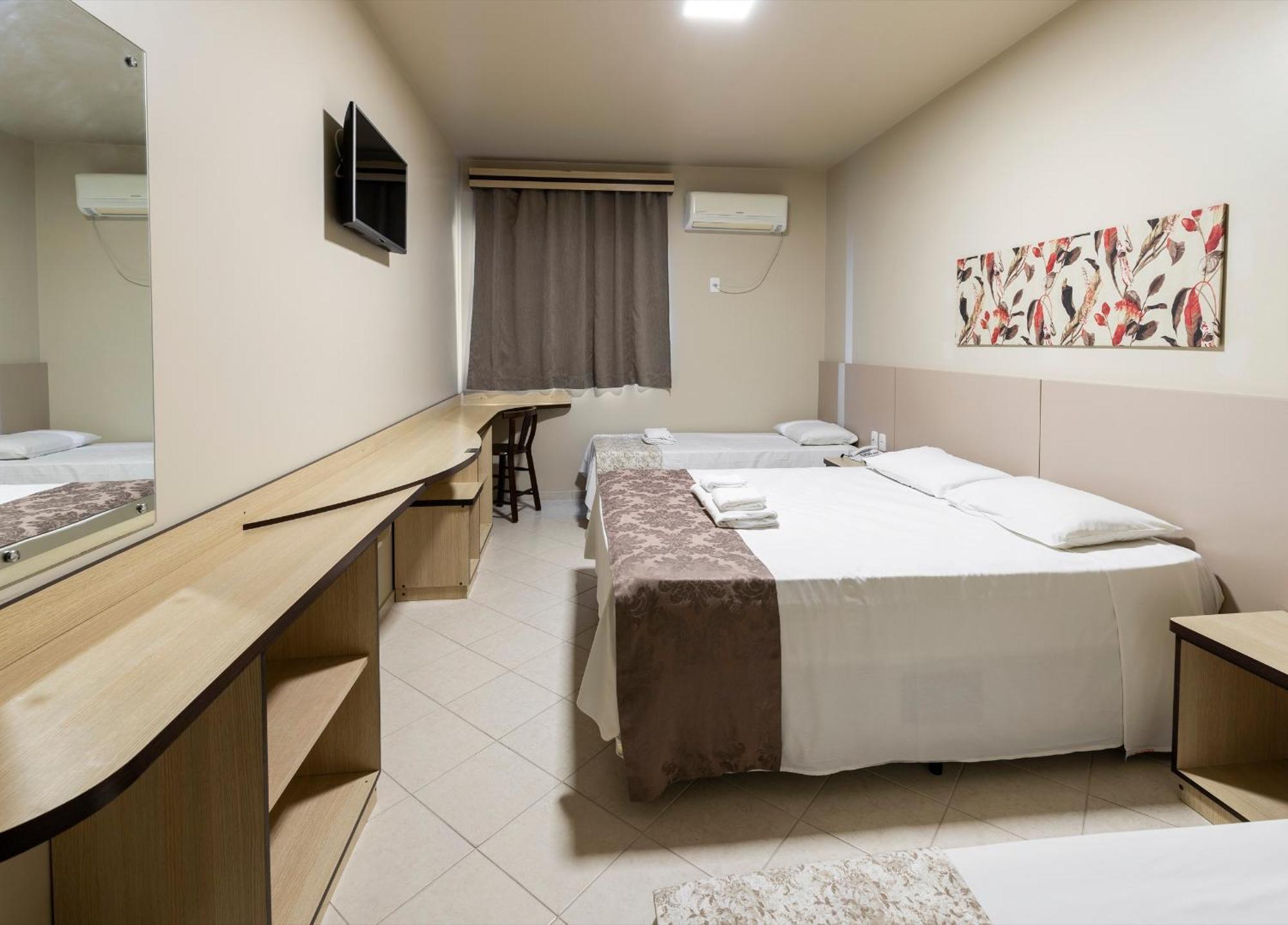 Hotel Pitol *